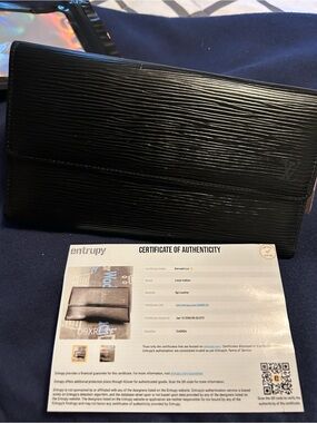 Louis Vuitton Black Epi Noir International leather wallet